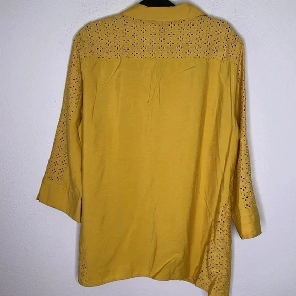 Multiples linen blend button down eyelet gold plus size 0X long blouse - Picture 2 of 4